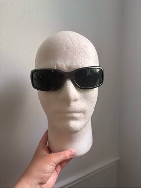 Men's Black Performance Wrap Sunglasses - Sleek UV Protection